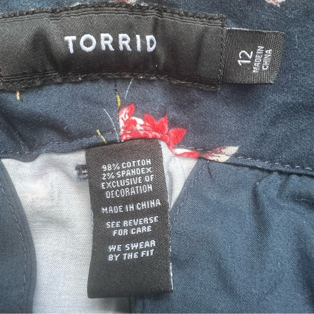 Torrid print shorts - Picture 9 of 14